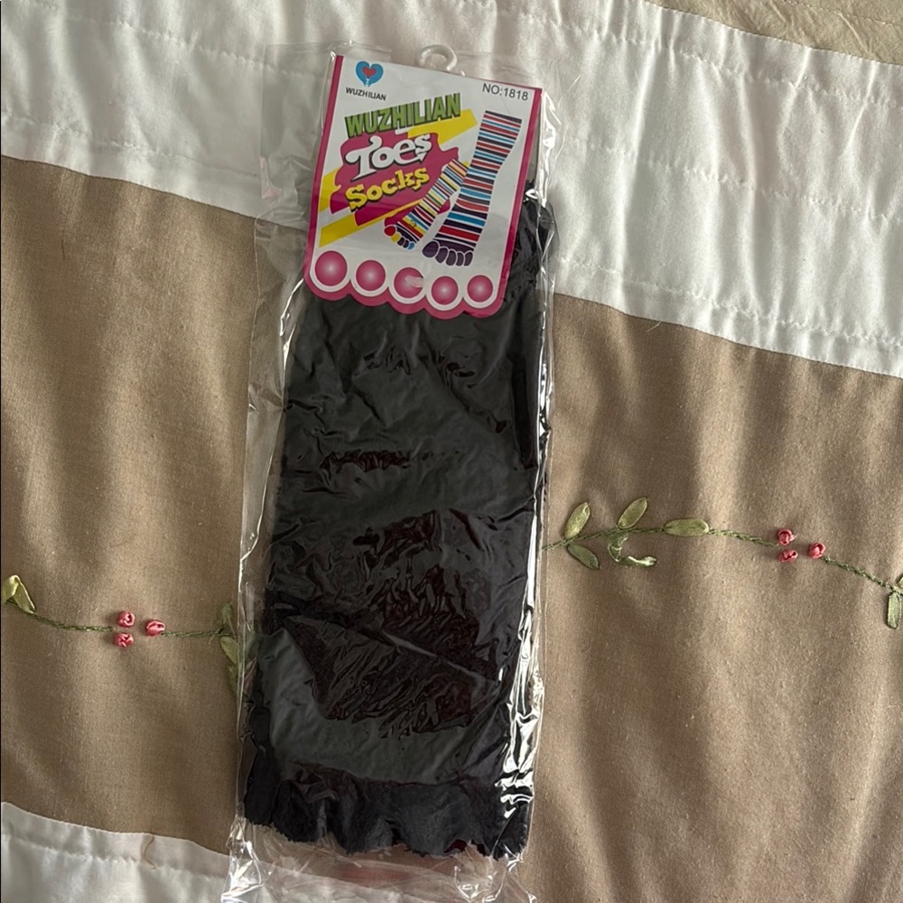Black Toe Socks
